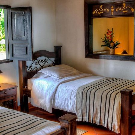 Hotel Bosques Del Saman Alcala キンバヤ エクステリア 写真