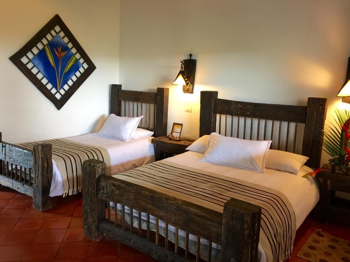 Hotel Bosques Del Saman Alcala キンバヤ エクステリア 写真